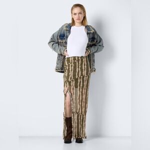 Noisy may Green and Beige Maxi Skirt